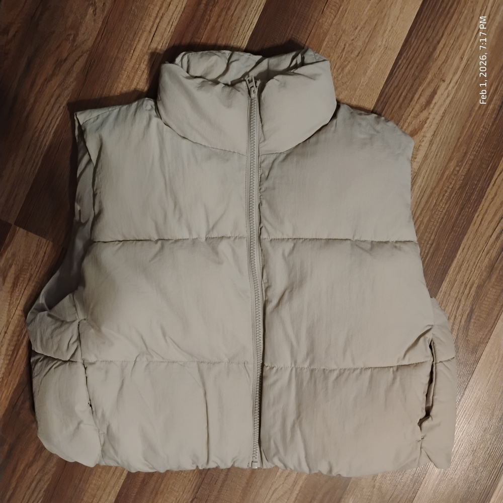 H&M Divided Women's Large Cream Puffer Vest